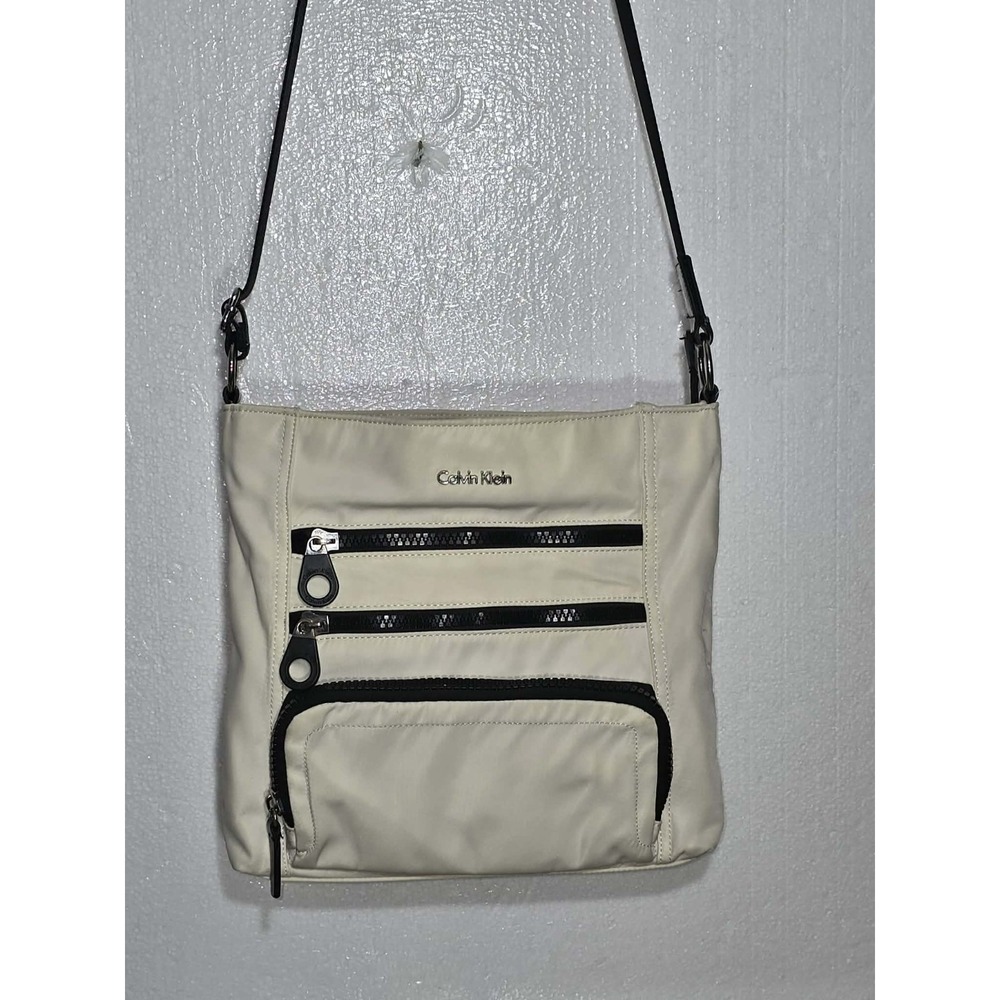 Calvin Klein Crossbody Bag Cream Nylon Multi Zip Pocket Casual GUC - Picture 5 of 8